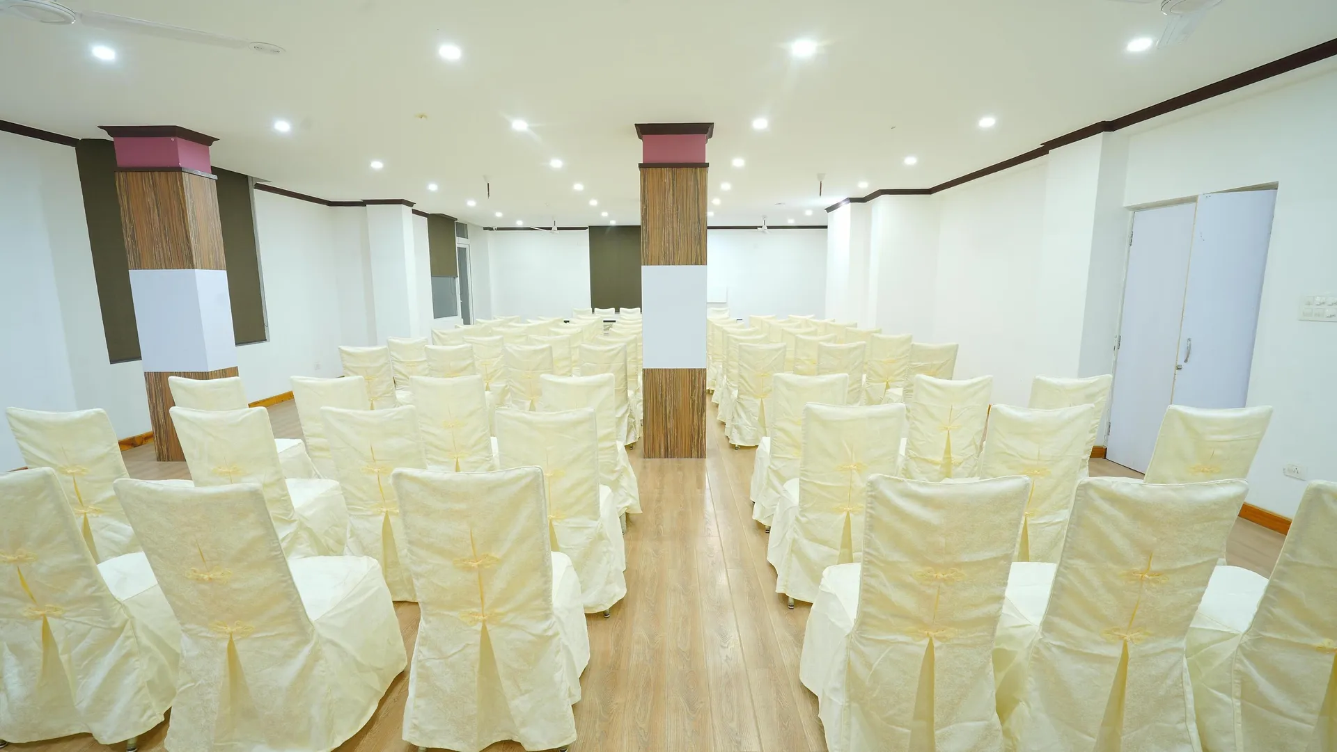 DLS Hotel Shiva Sanctuary and Spa Conference Room