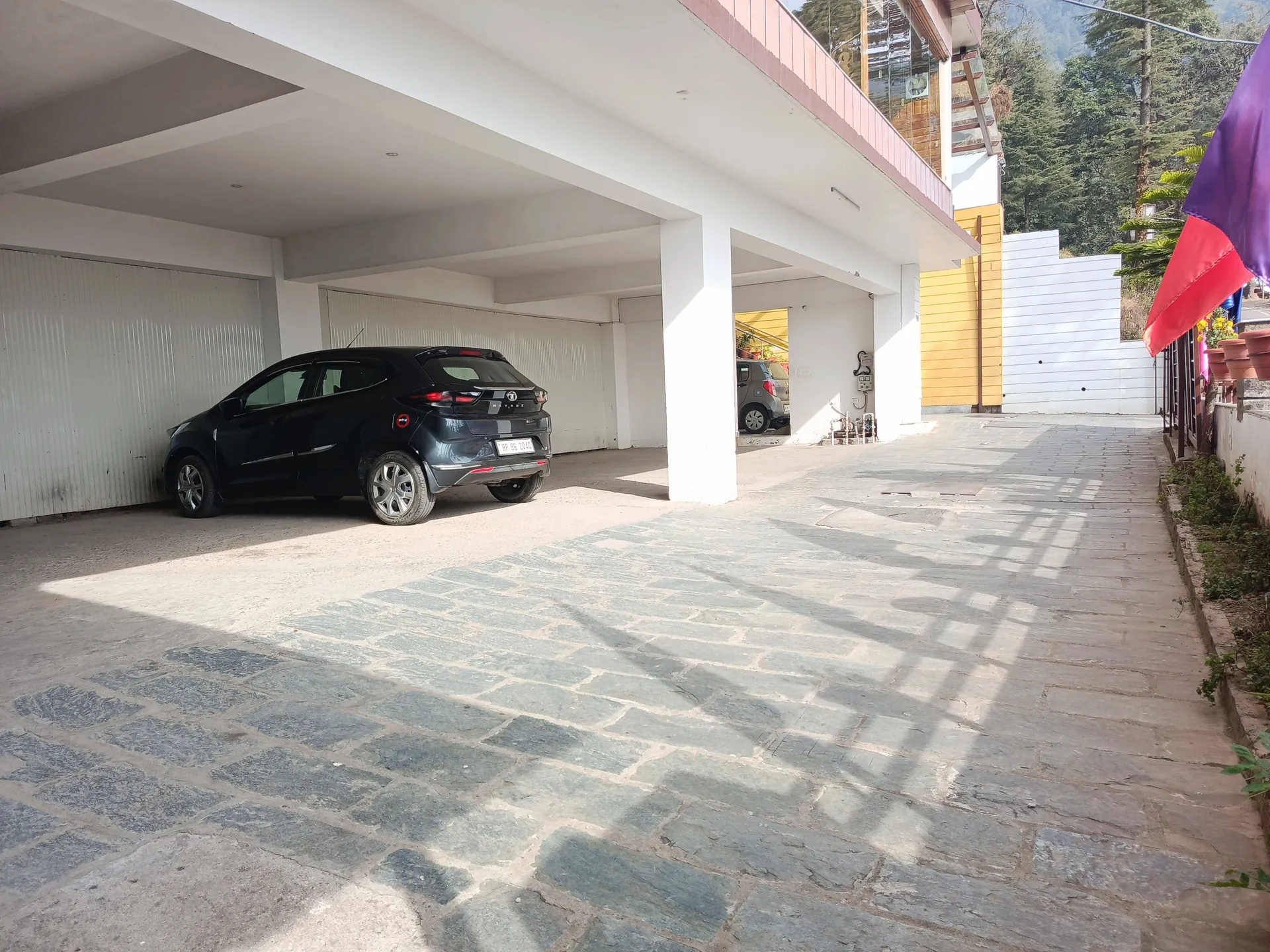 DLS Hotel Shiva Sanctuary and Spa Parking