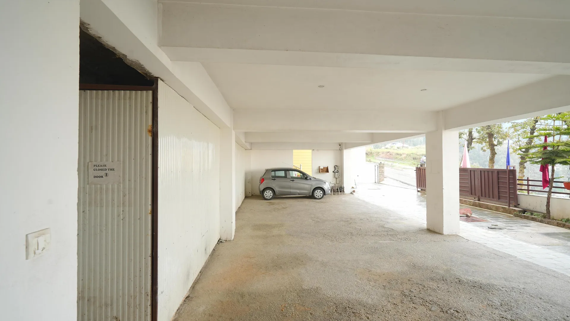 DLS Hotel Shiva Sanctuary and Spa Parking