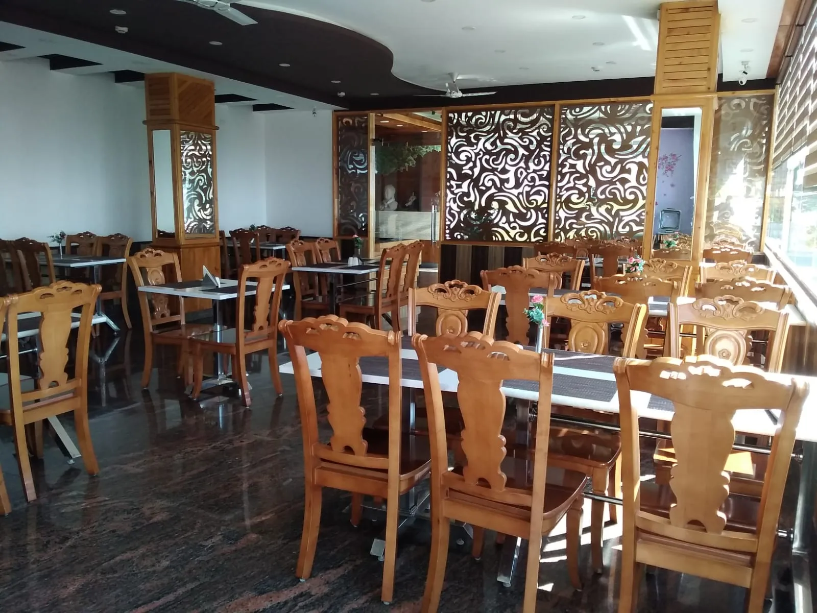 DLS Hotel Shiva Sanctuary and Spa Restaurant