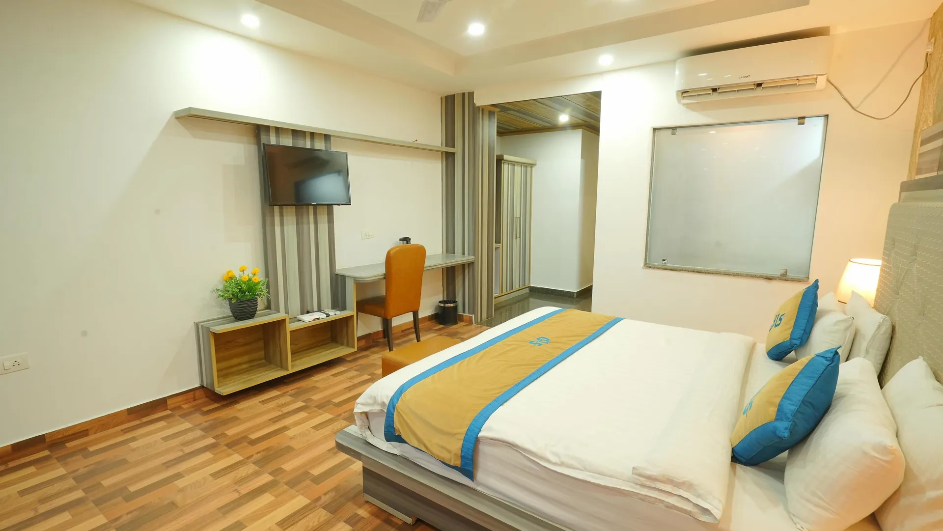 DLS Hotel Shiva Sanctuary and Spa Room