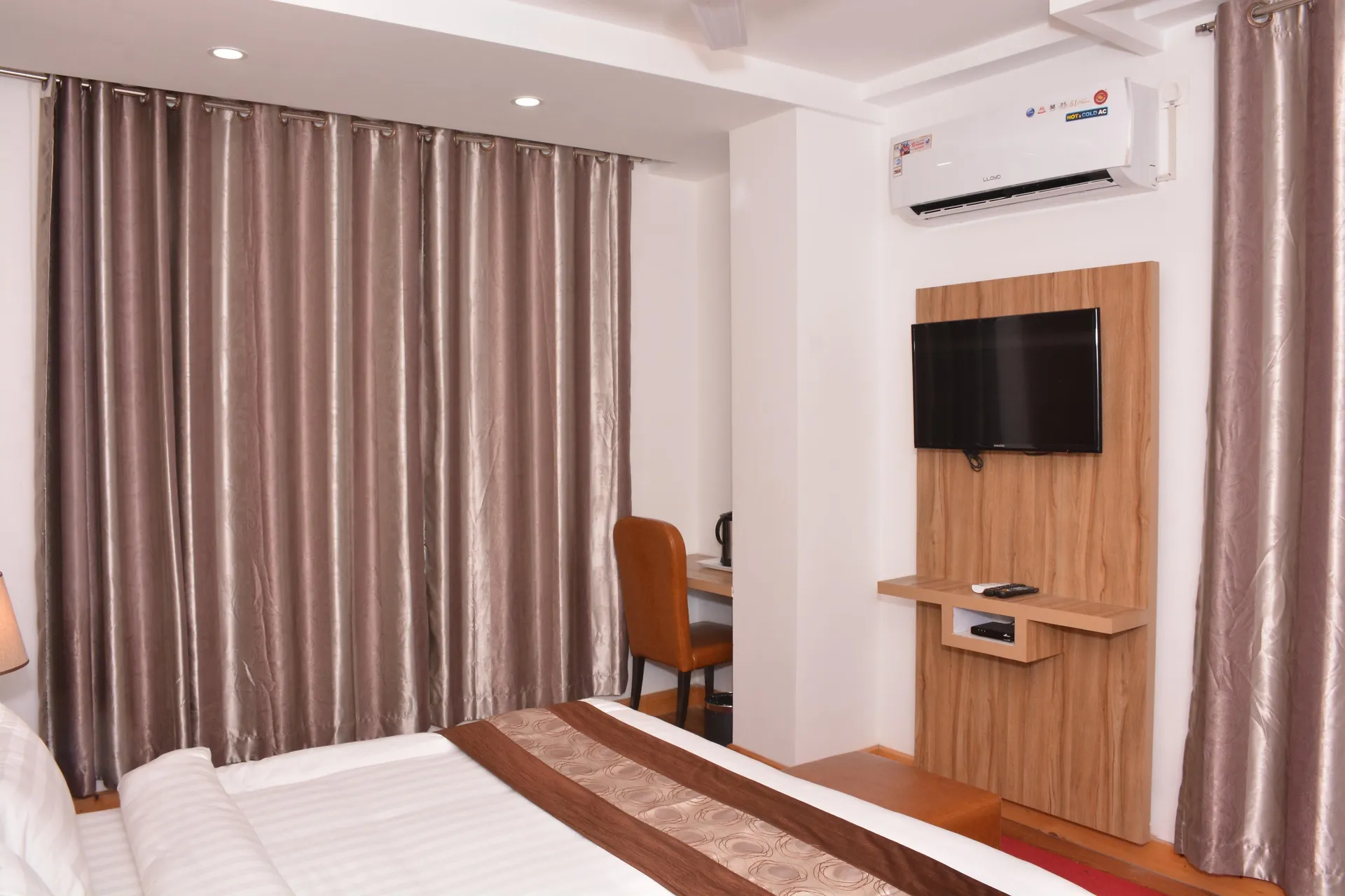 DLS Hotel Shiva Sanctuary and Spa Room