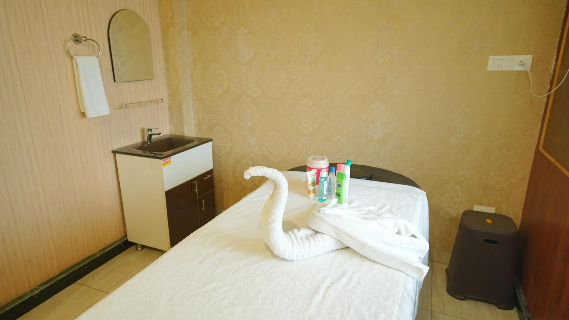 DLS Hotel Shiva Sanctuary and Spa Spa