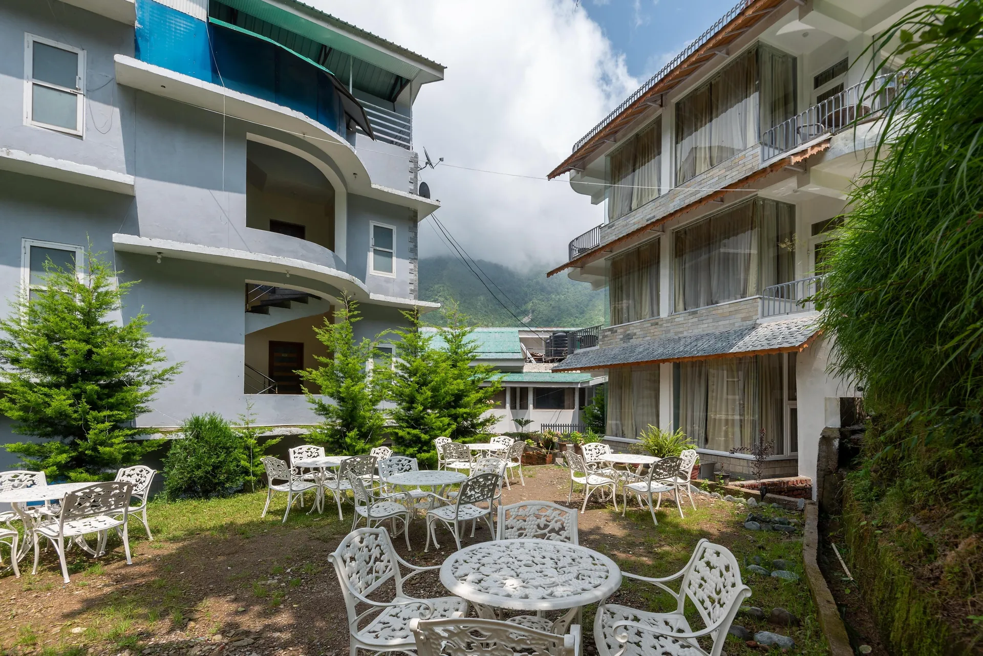 DLS Spring Valley Resort and Spa Garden