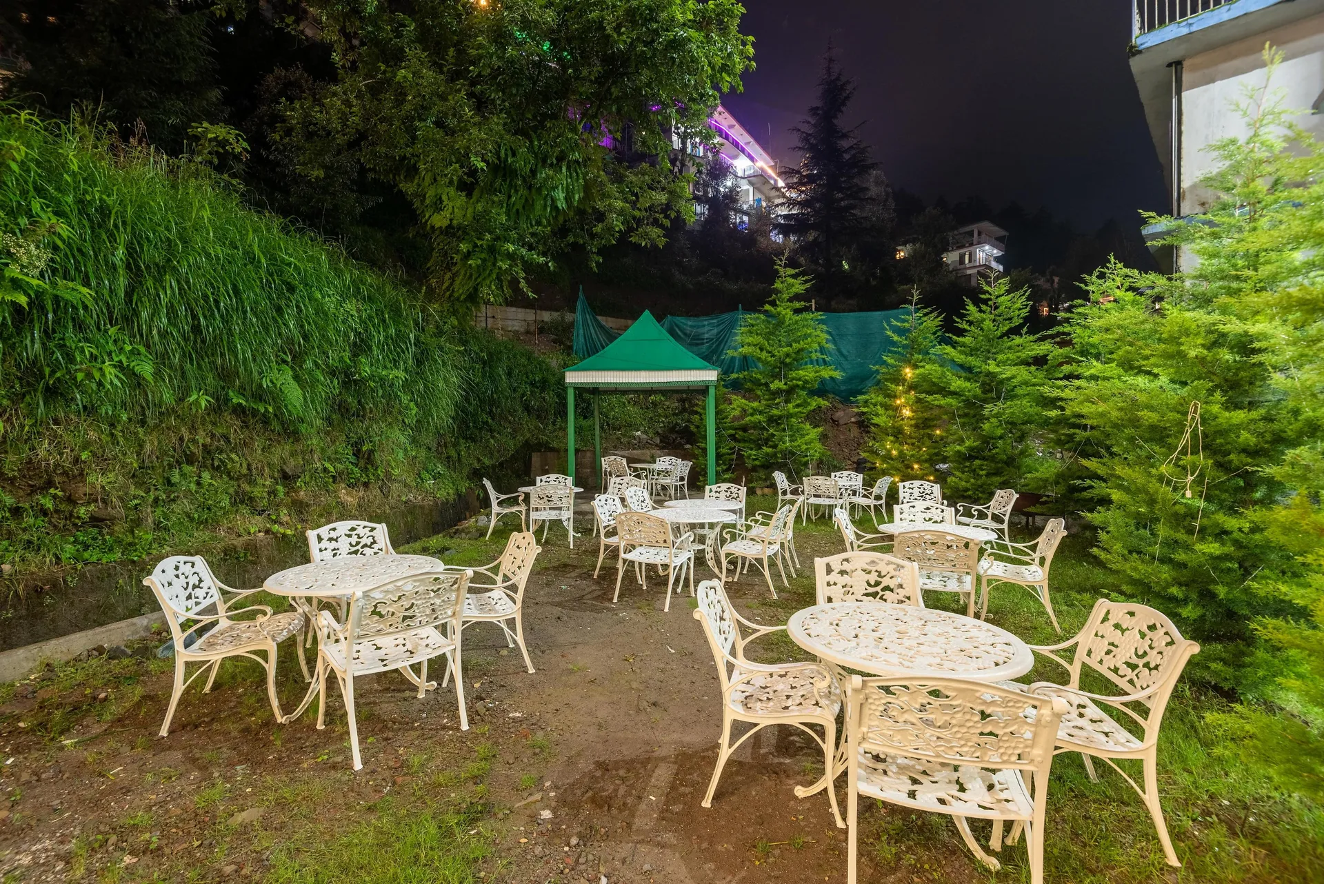 DLS Spring Valley Resort and Spa Garden