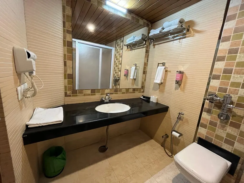 DLS Spring Valley Resort and Spa Washroom