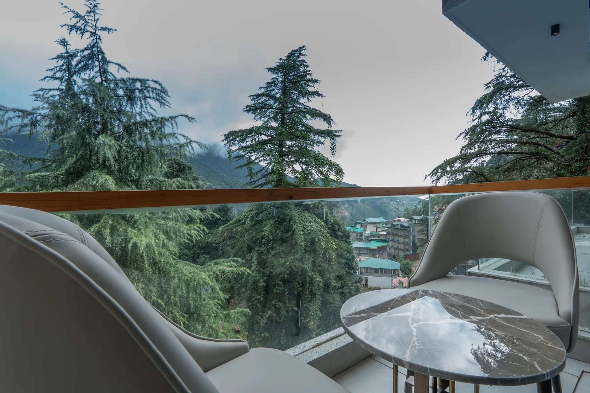 Mastiff Select Mandavya Dharamkot, McLeodganj Outdoors