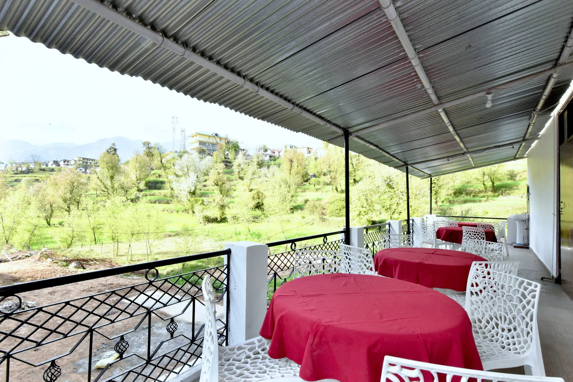 Snow Retreat By DLS Hotels Common Area