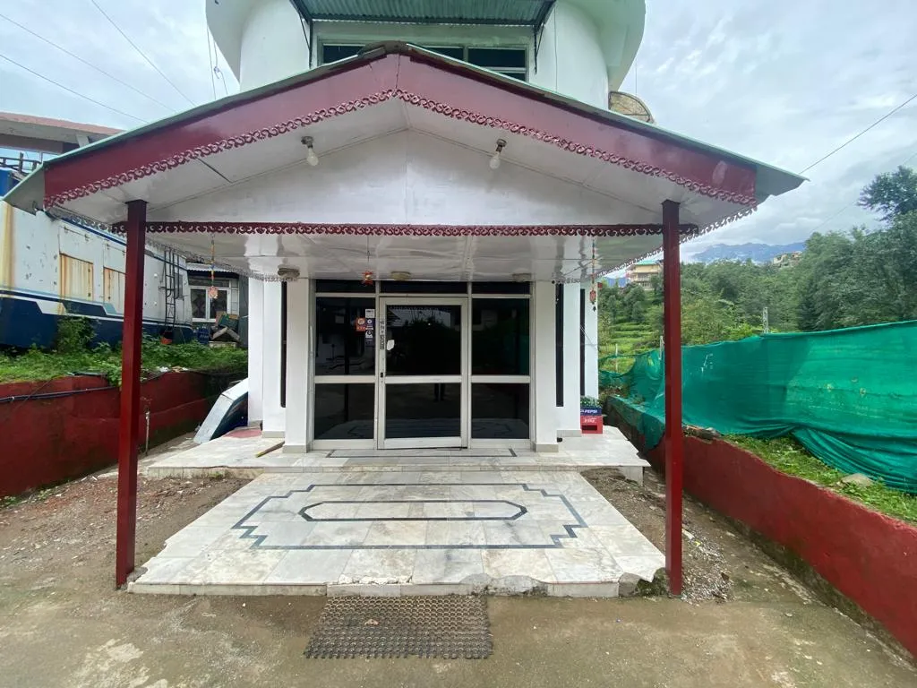 Snow Retreat By DLS Hotels Entrance