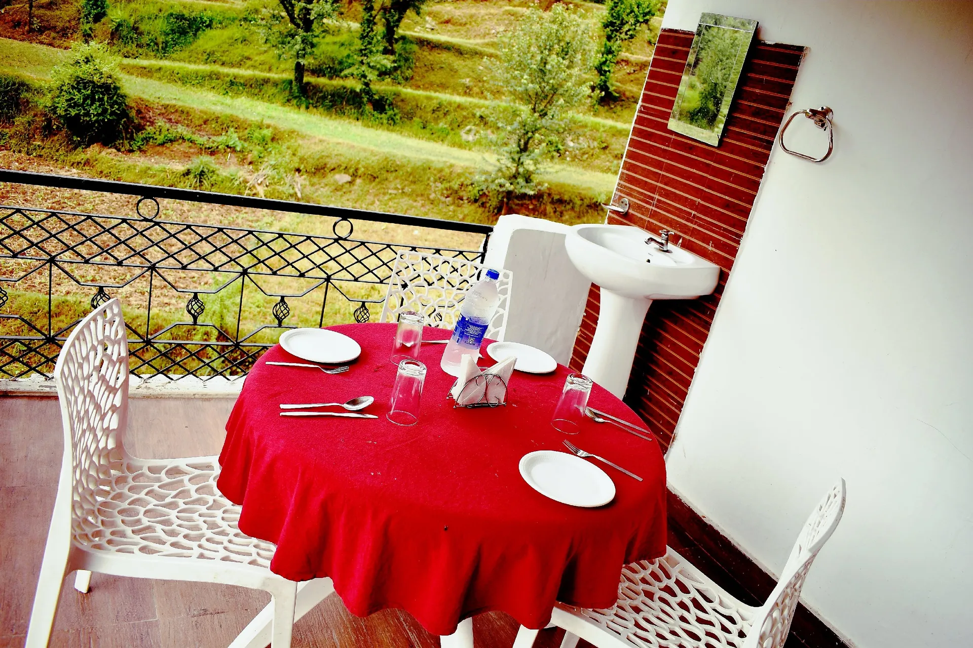 Snow Retreat By DLS Hotels Restaurant