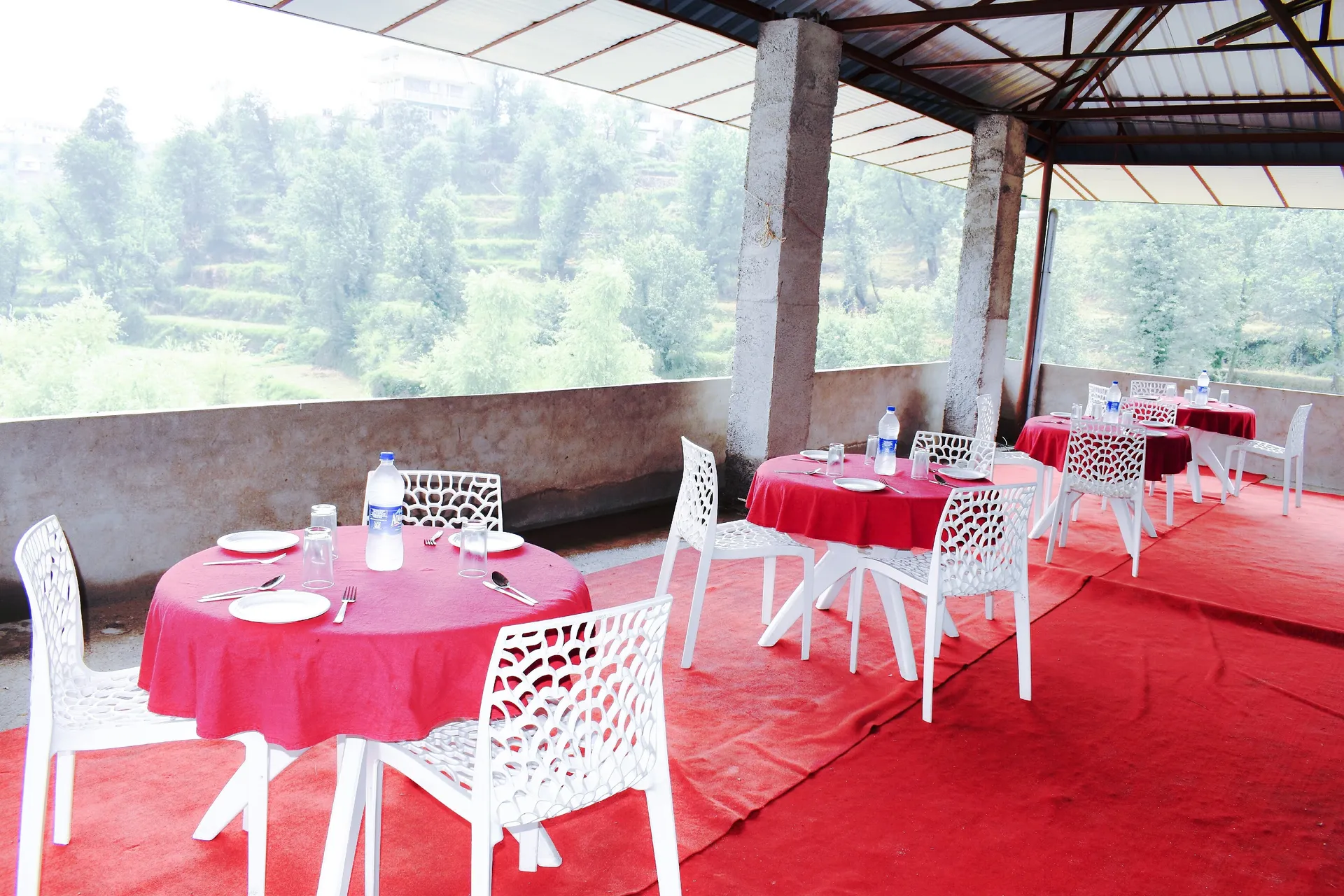 Snow Retreat By DLS Hotels Restaurant
