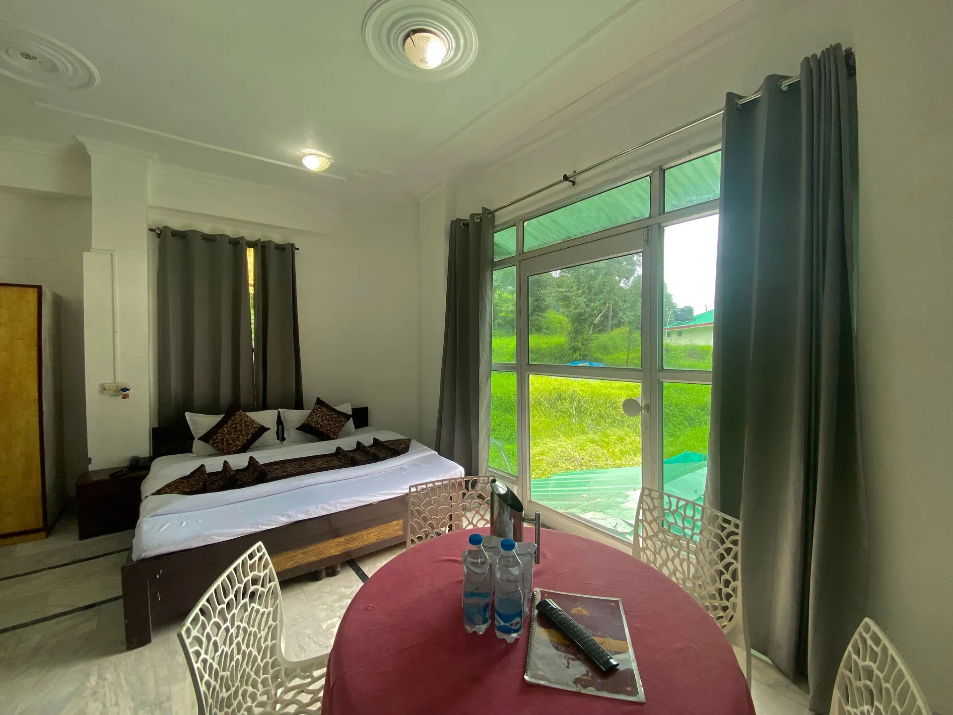 Snow Retreat By DLS Hotels Room