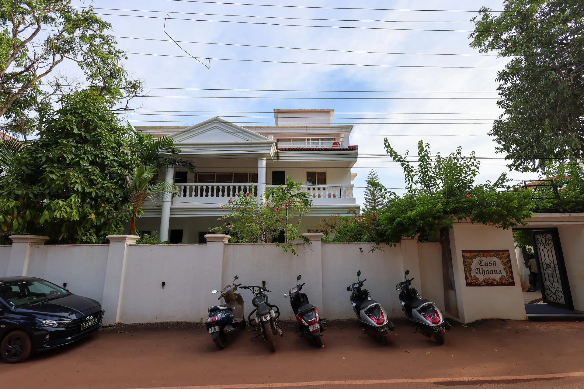 Casa Ahaana Resort Vagator, By Lavin Hotels. Parking
