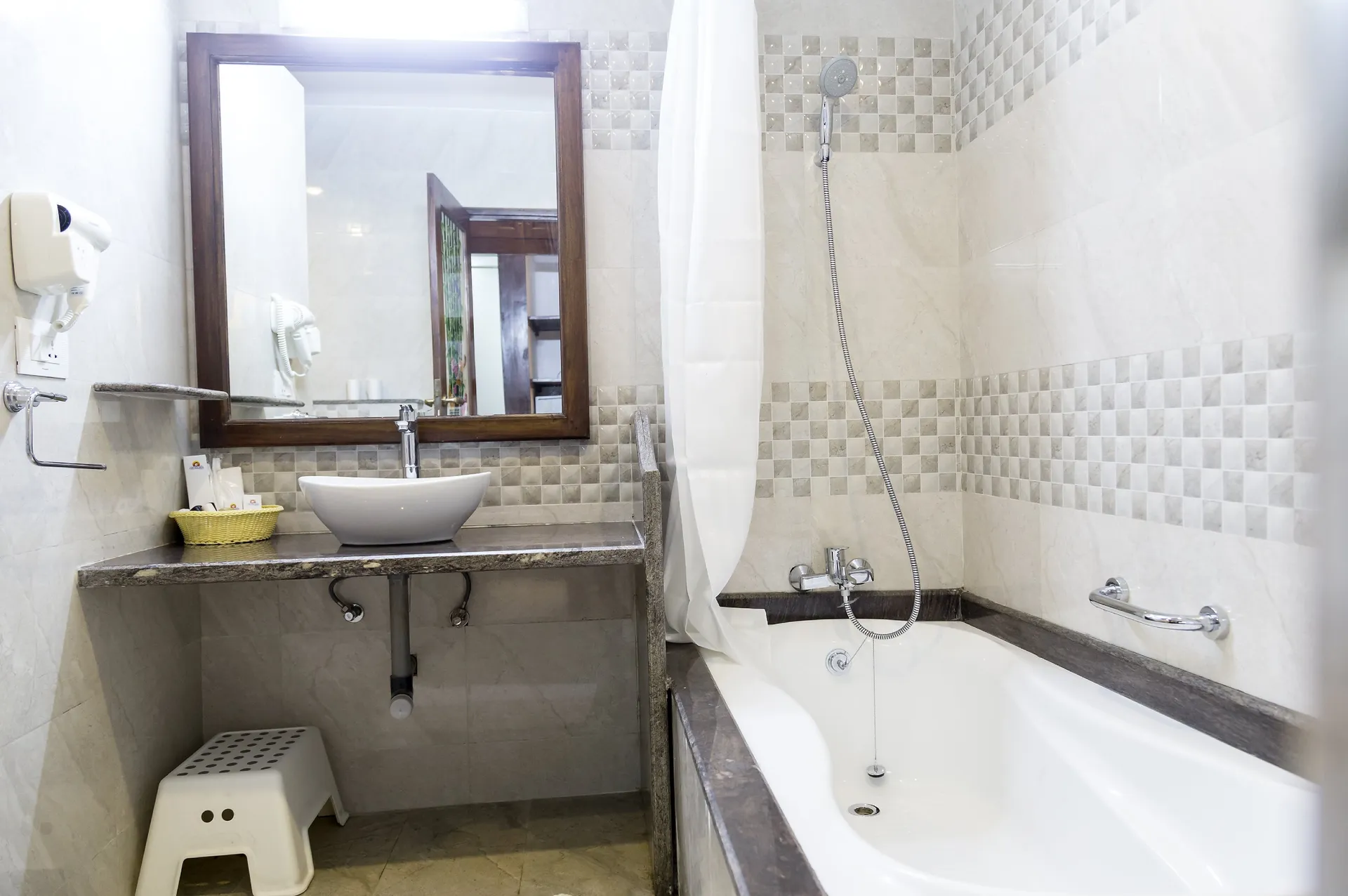 Cochichos Resort Room