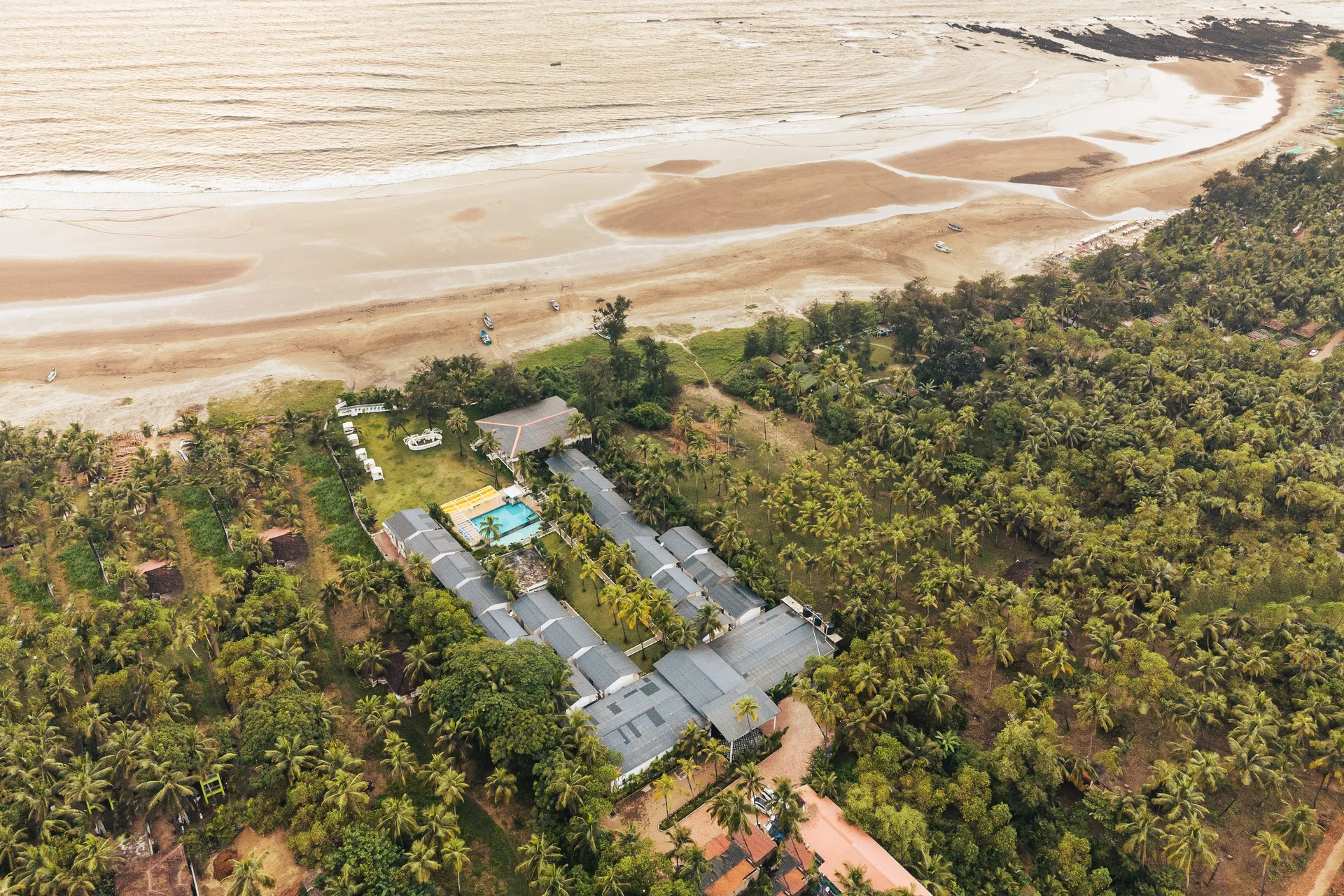 Foxoso LA Beach Resort Outdoors
