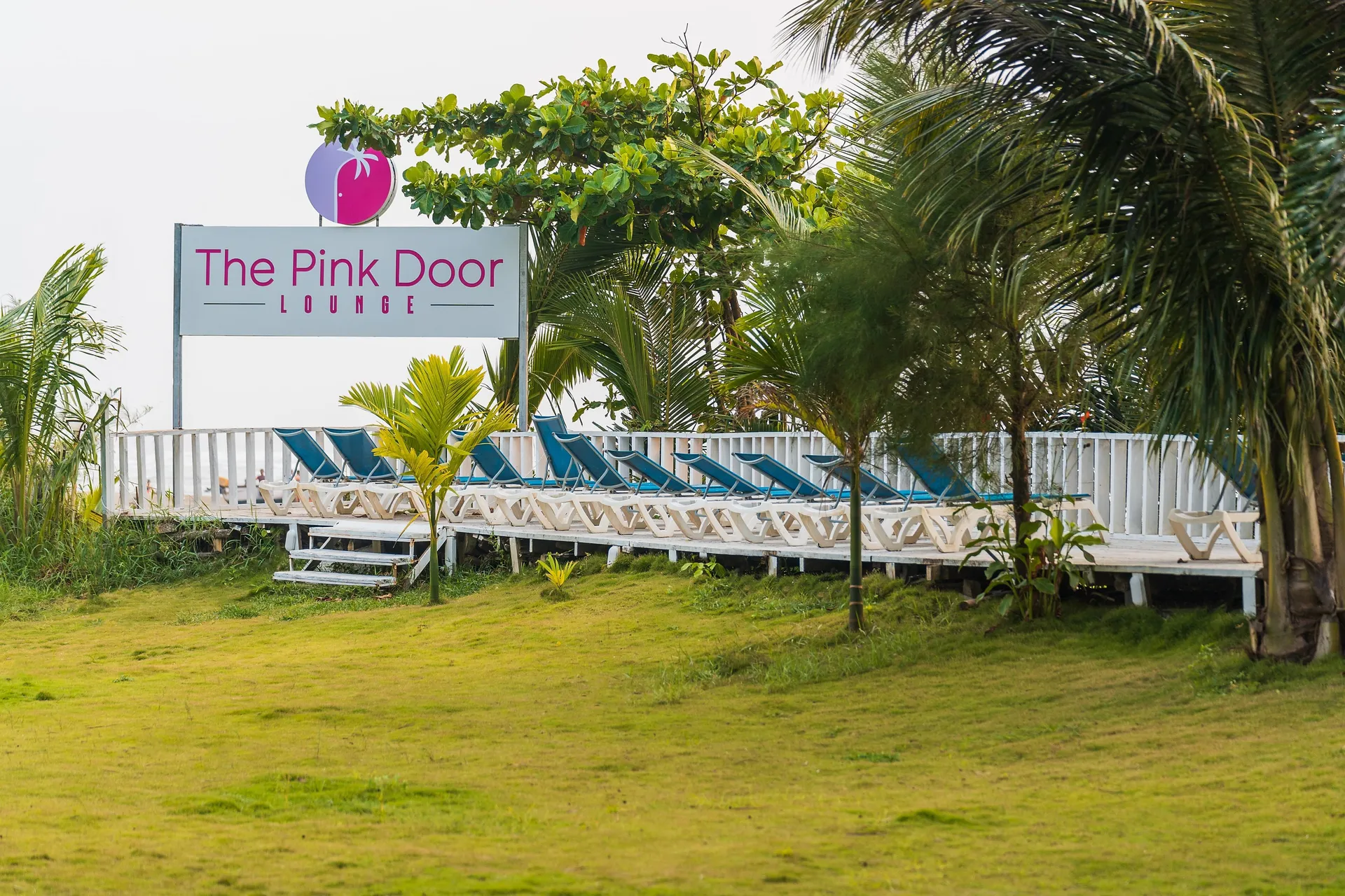 Foxoso LA Beach Resort Restaurant