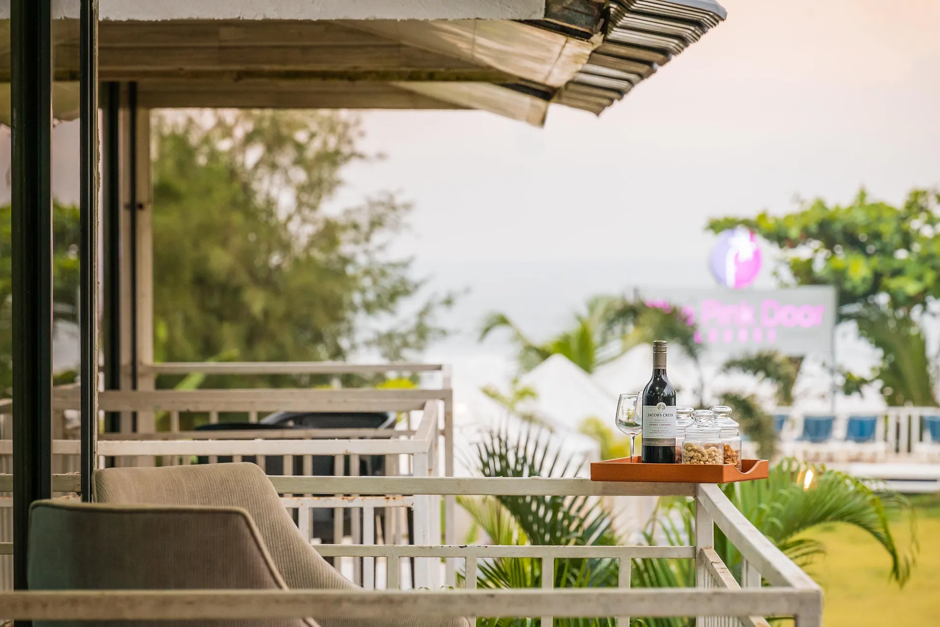 Foxoso LA Beach Resort Views