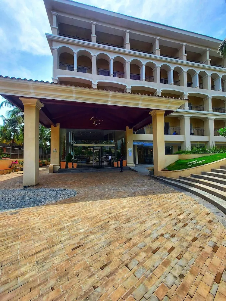 Holiday Inn Goa, Candolim Outdoors