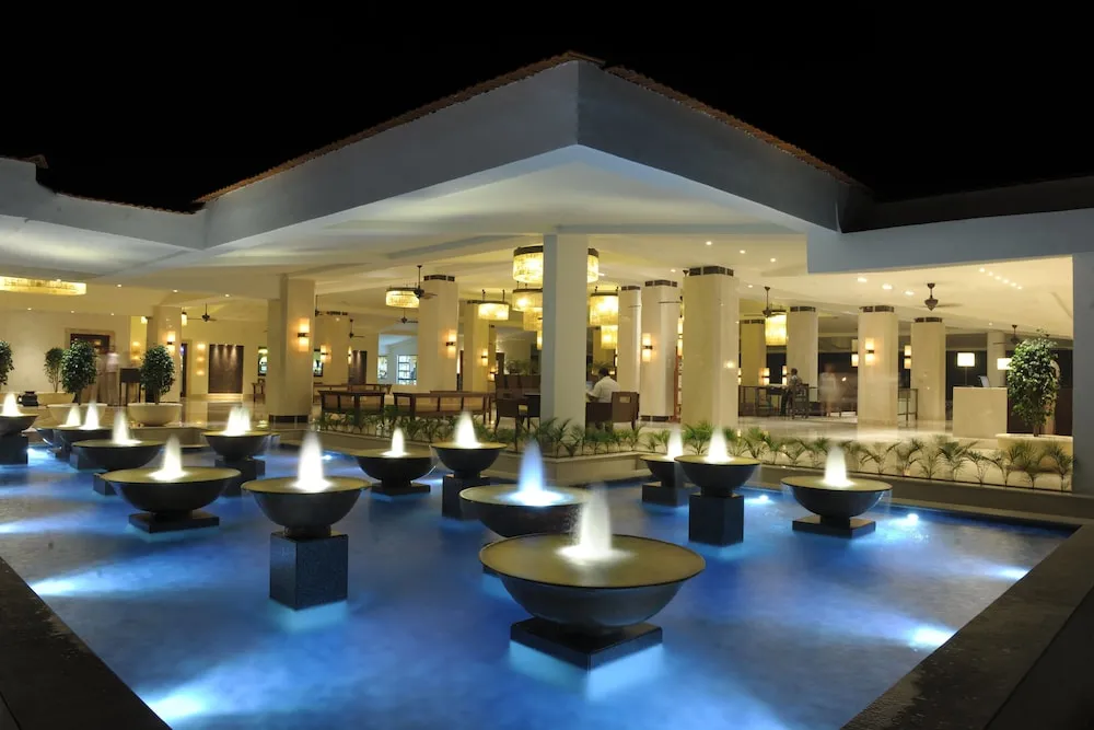 Holiday Inn Resort Common Area