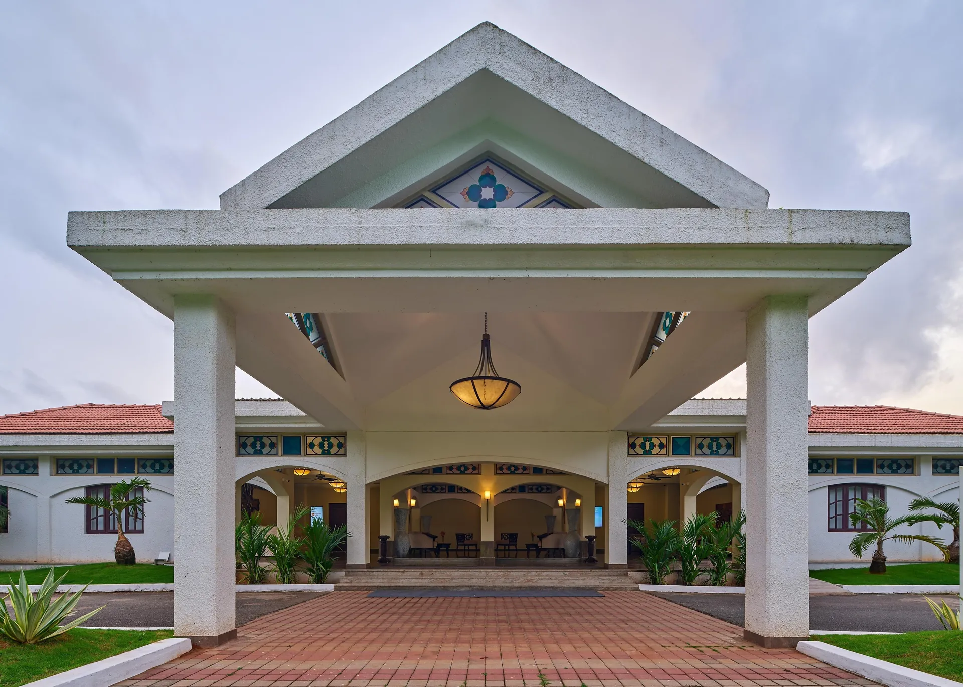 Holiday Inn Resort Facade