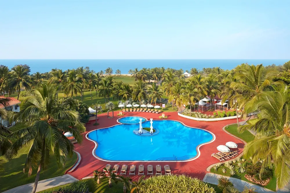 Holiday Inn Resort Outdoors