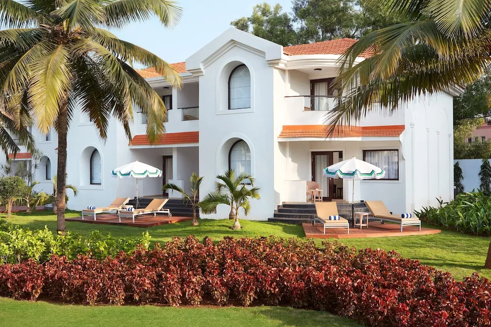 Holiday Inn Resort Outdoors