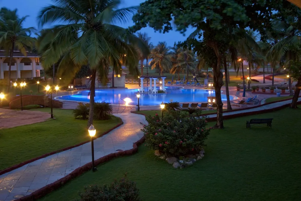 Holiday Inn Resort Outdoors