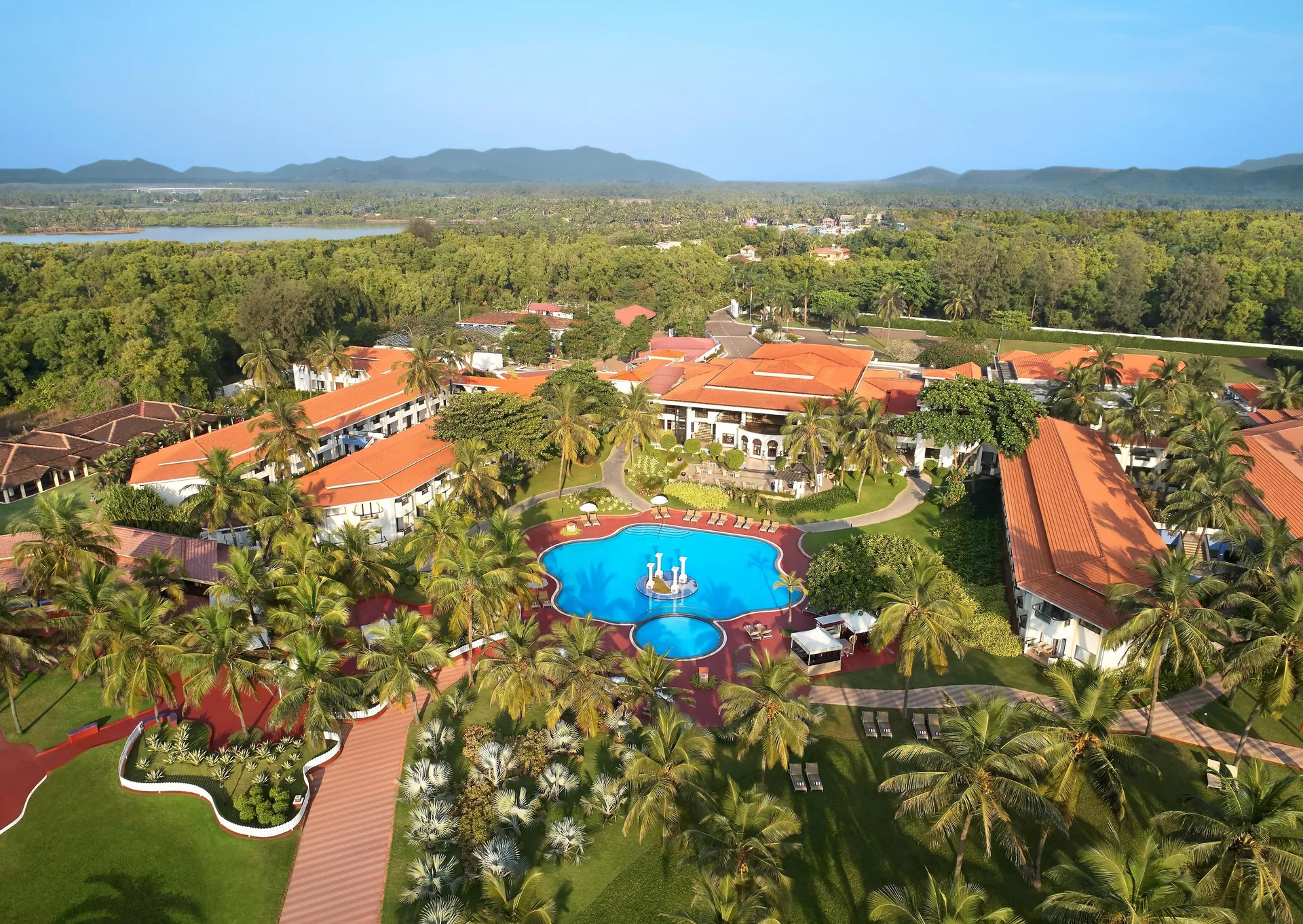 Holiday Inn Resort Outdoors