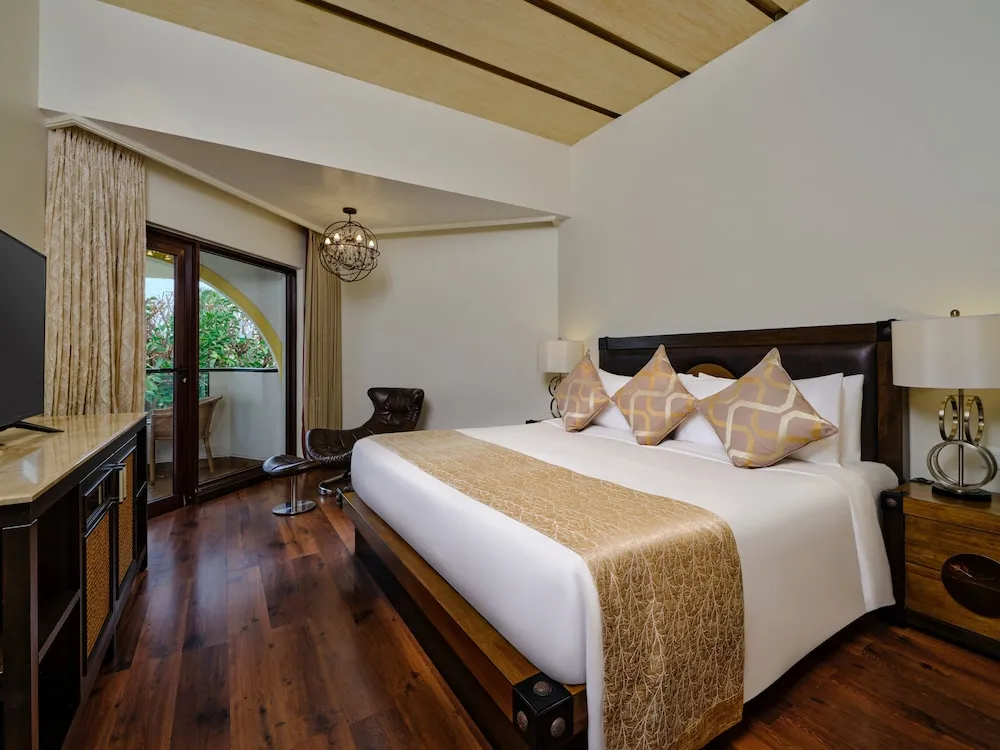 Holiday Inn Resort Room