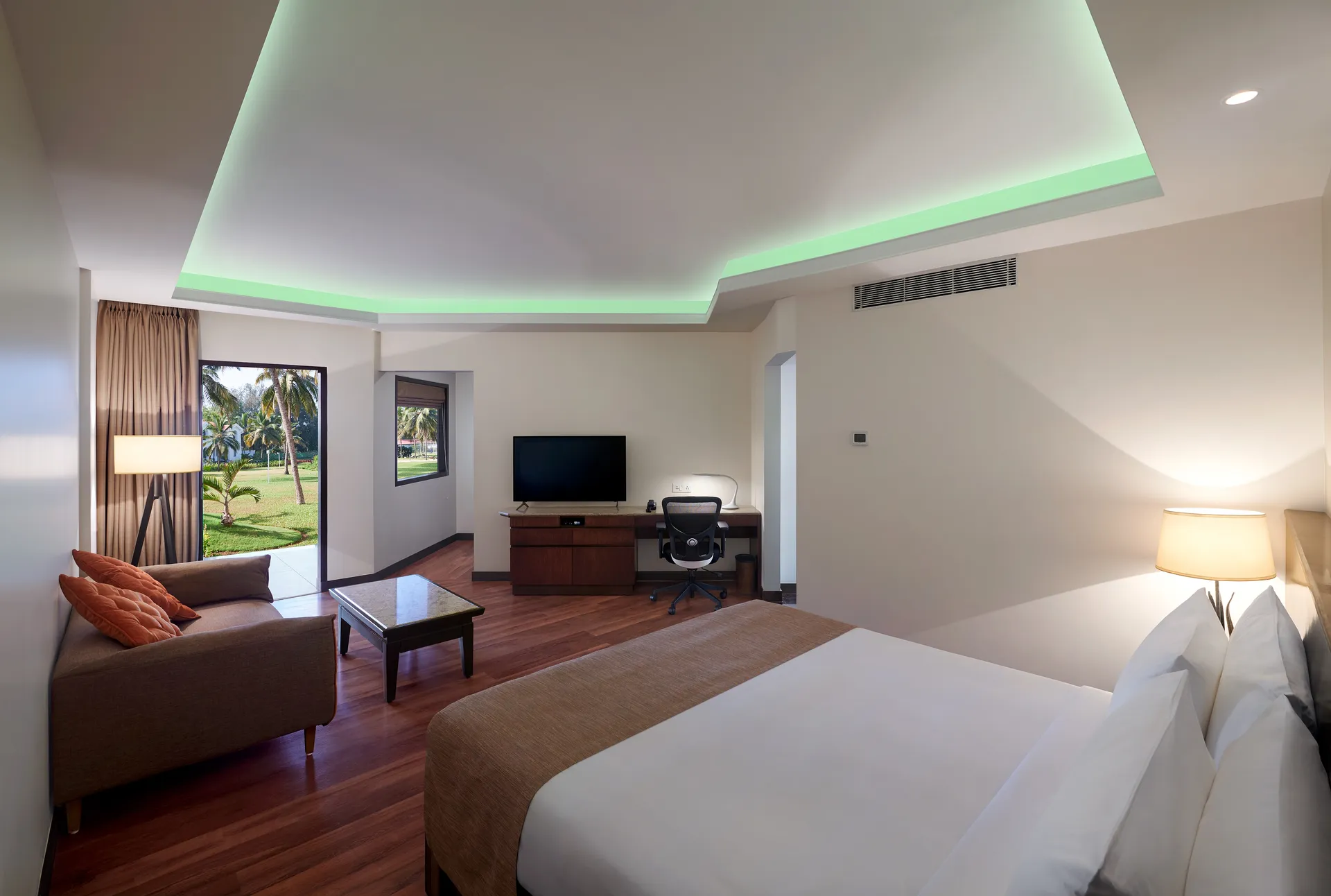 Holiday Inn Resort Room