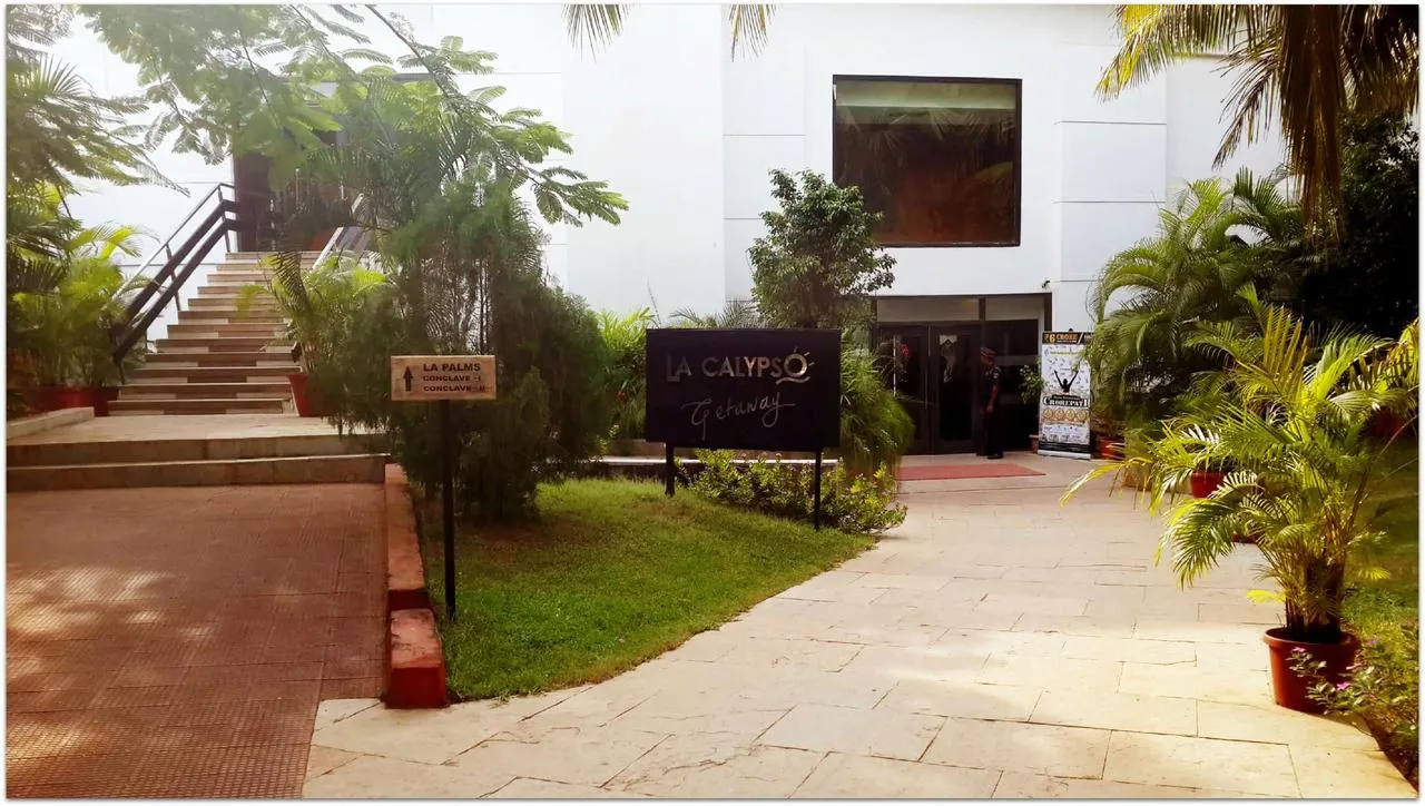 LA CALYPSO BEACH RESORT Facade