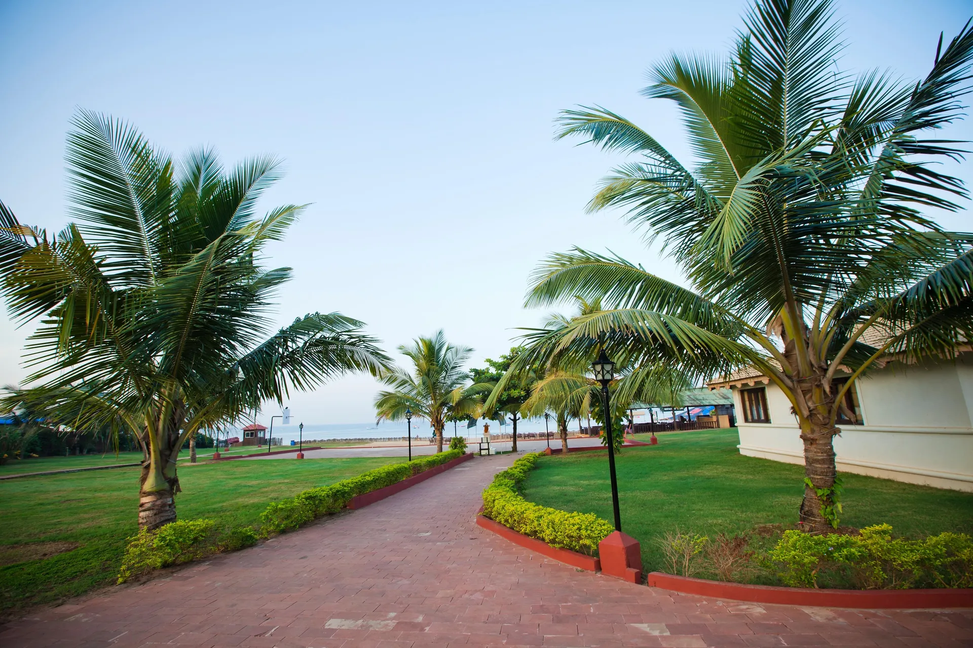 LA CALYPSO BEACH RESORT Outdoors