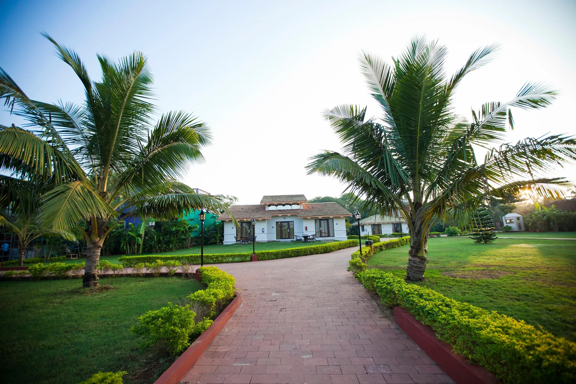 LA CALYPSO BEACH RESORT Outdoors