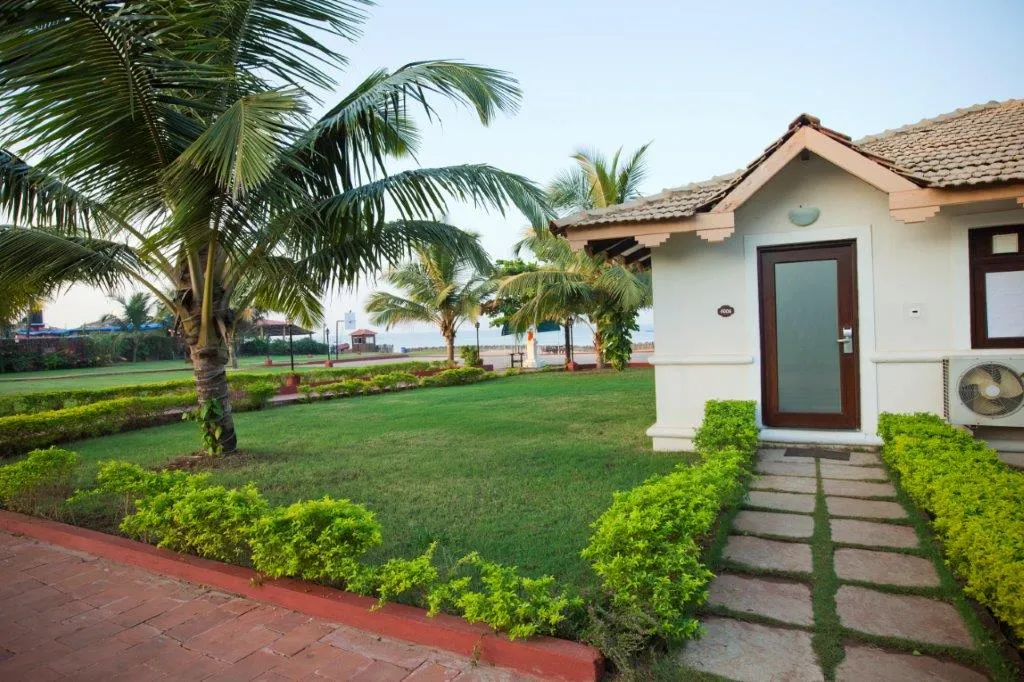 LA CALYPSO BEACH RESORT Outdoors