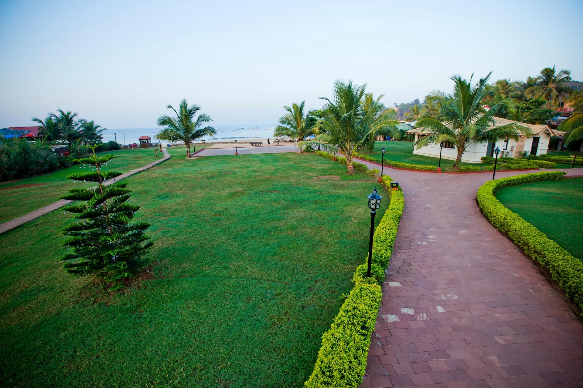 LA CALYPSO BEACH RESORT Outdoors