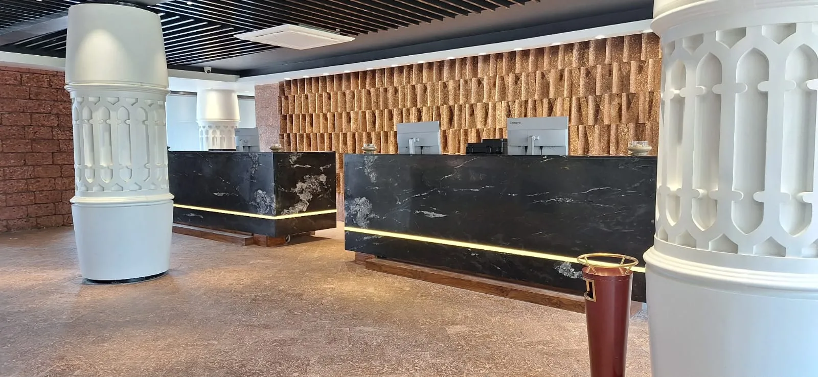 LA CALYPSO BEACH RESORT Reception