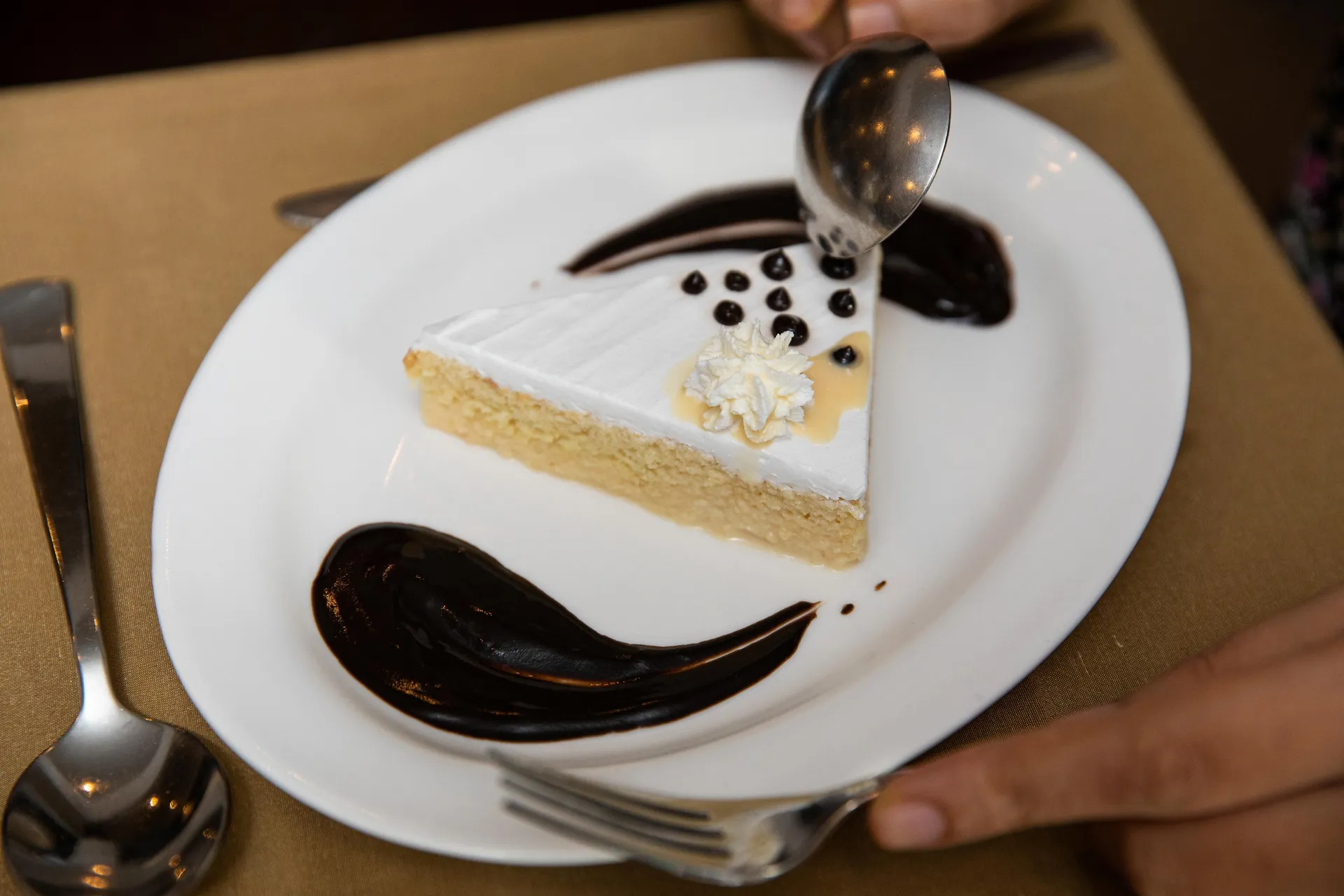 LA CALYPSO BEACH RESORT Restaurant