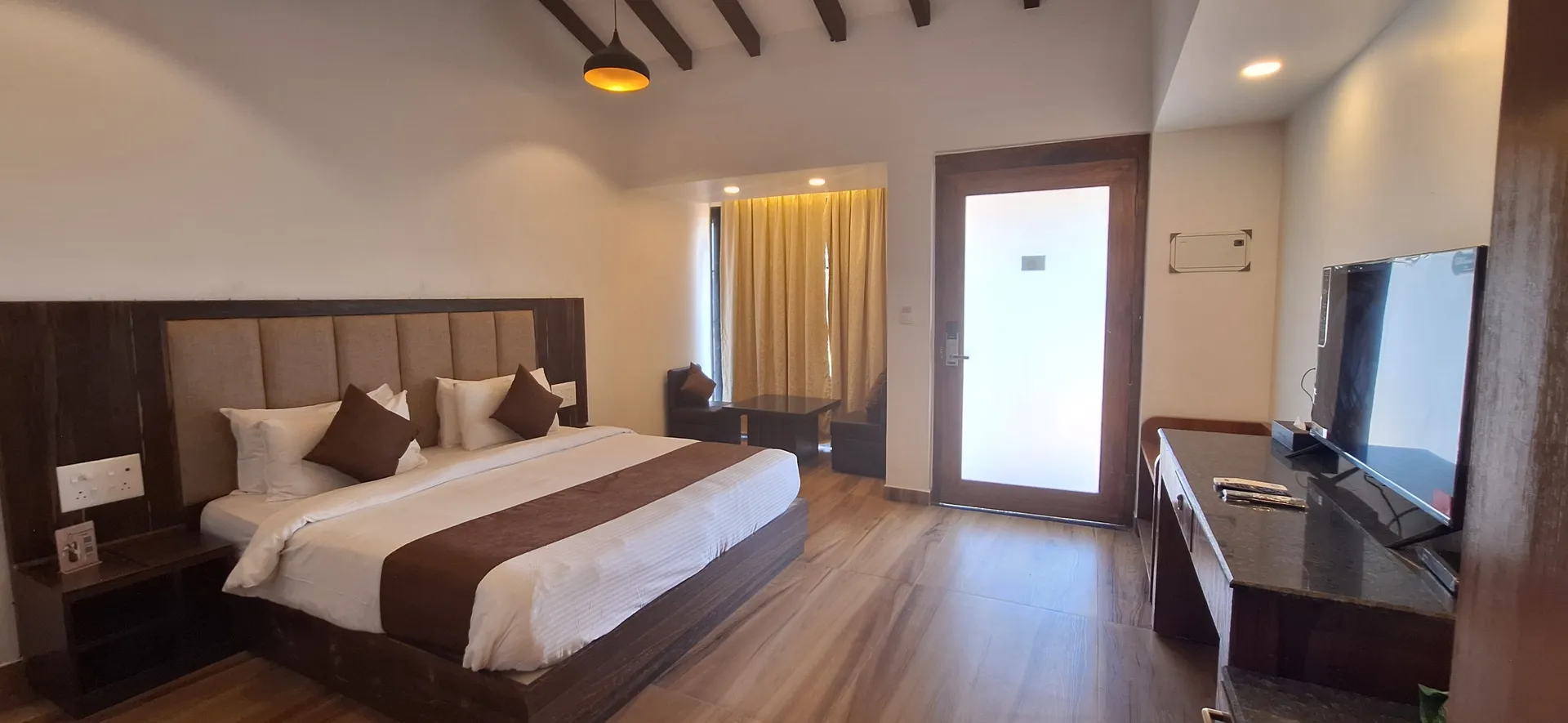 LA CALYPSO BEACH RESORT Room