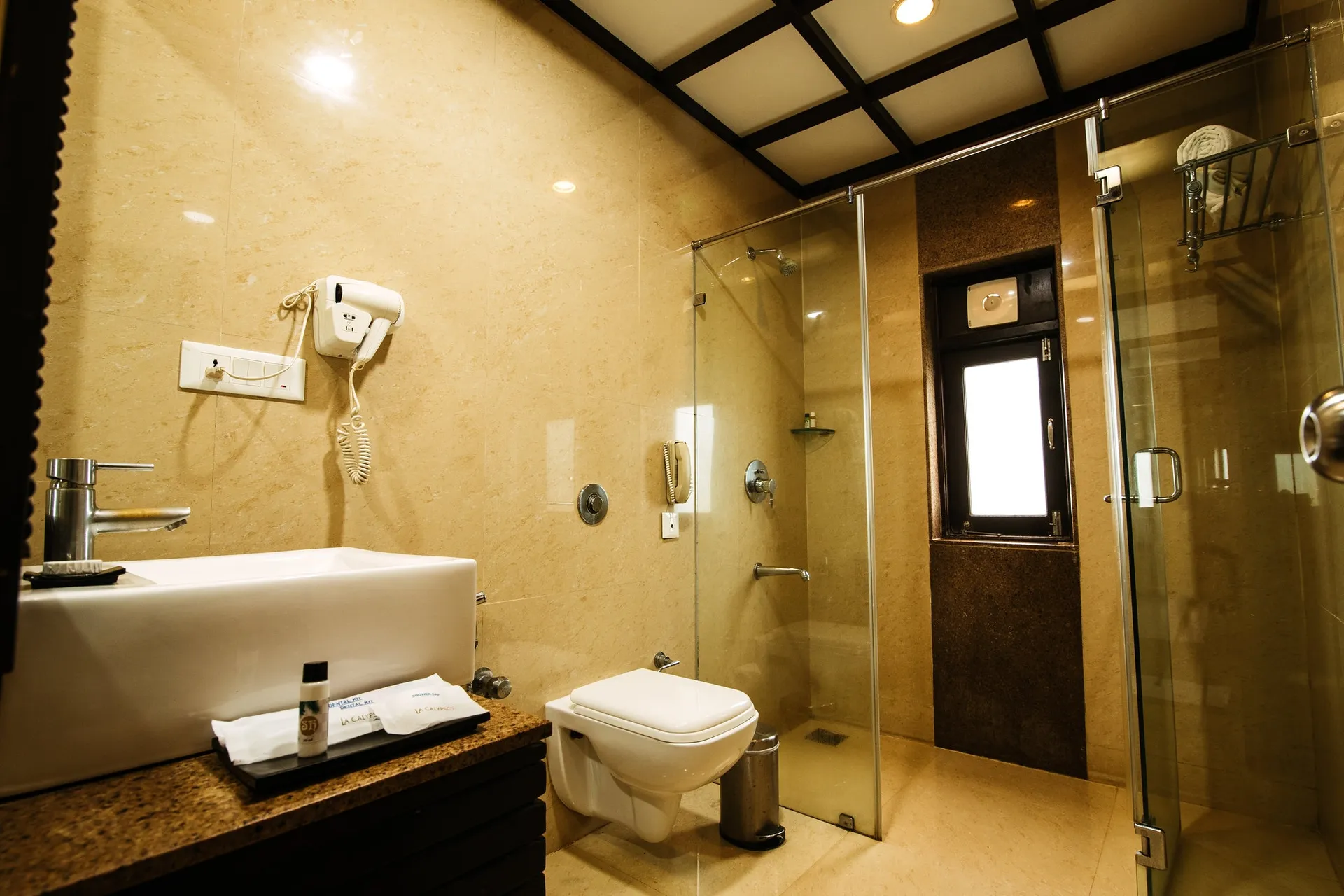 LA CALYPSO BEACH RESORT Room