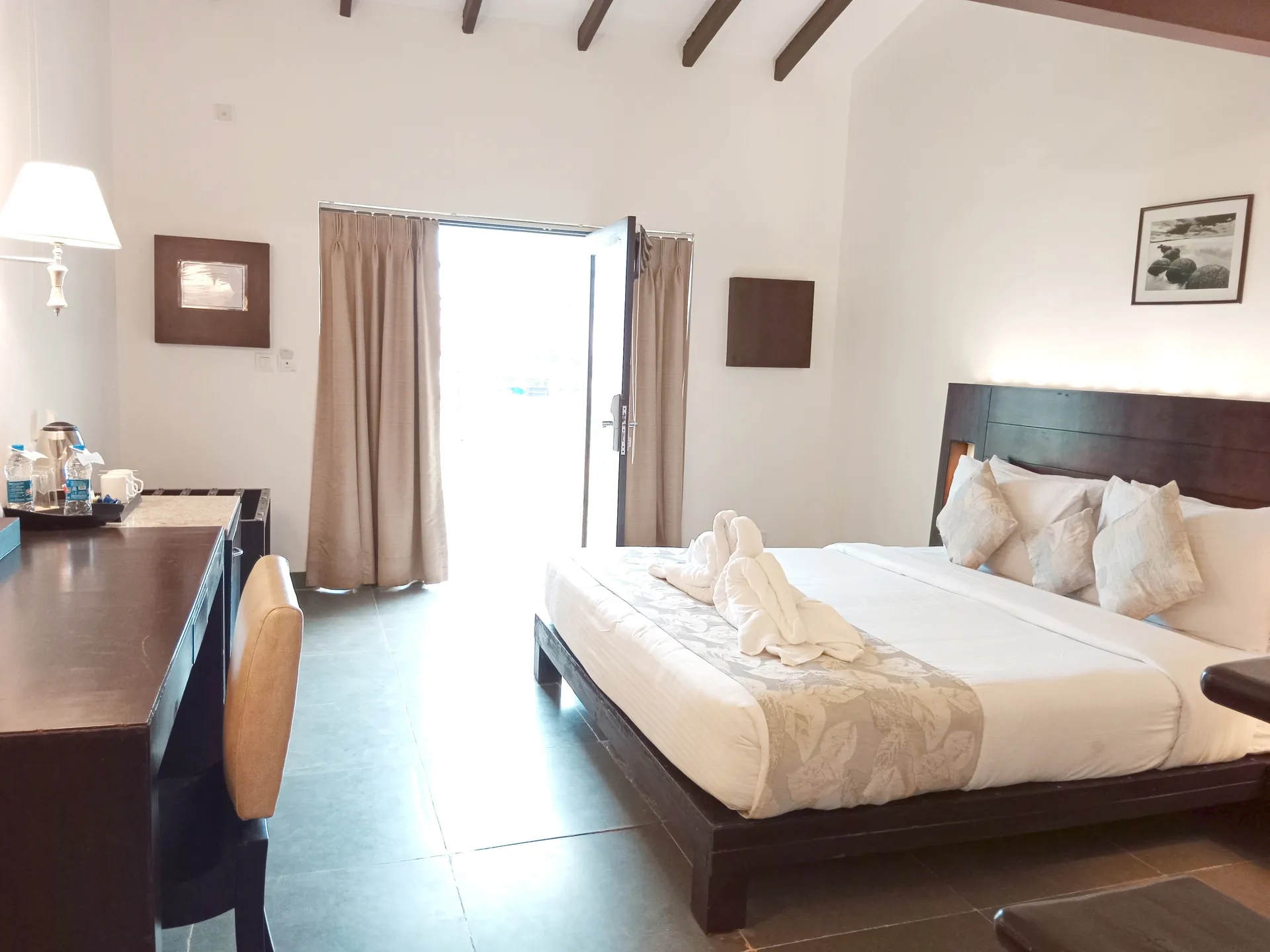 LA CALYPSO BEACH RESORT Room