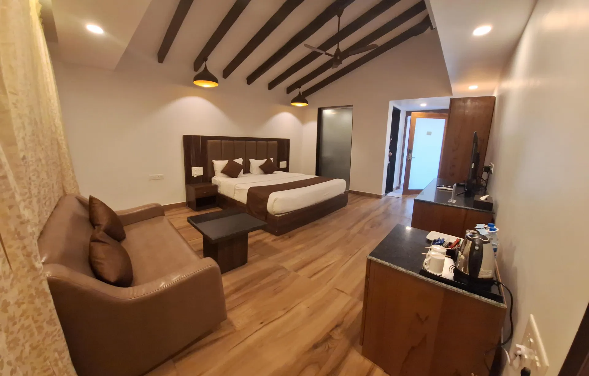 LA CALYPSO BEACH RESORT Room