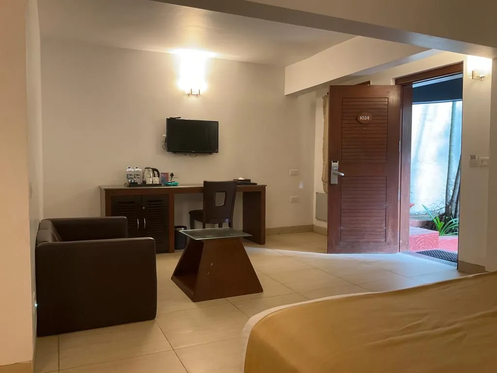 LA CALYPSO BEACH RESORT Room