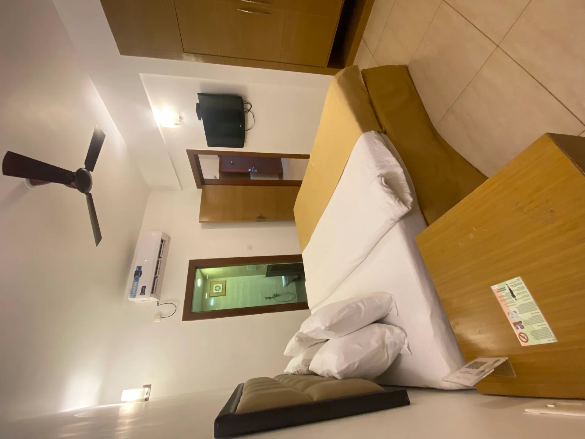 LA CALYPSO BEACH RESORT Room