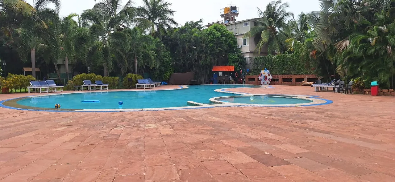 LA CALYPSO BEACH RESORT Swimming Pool