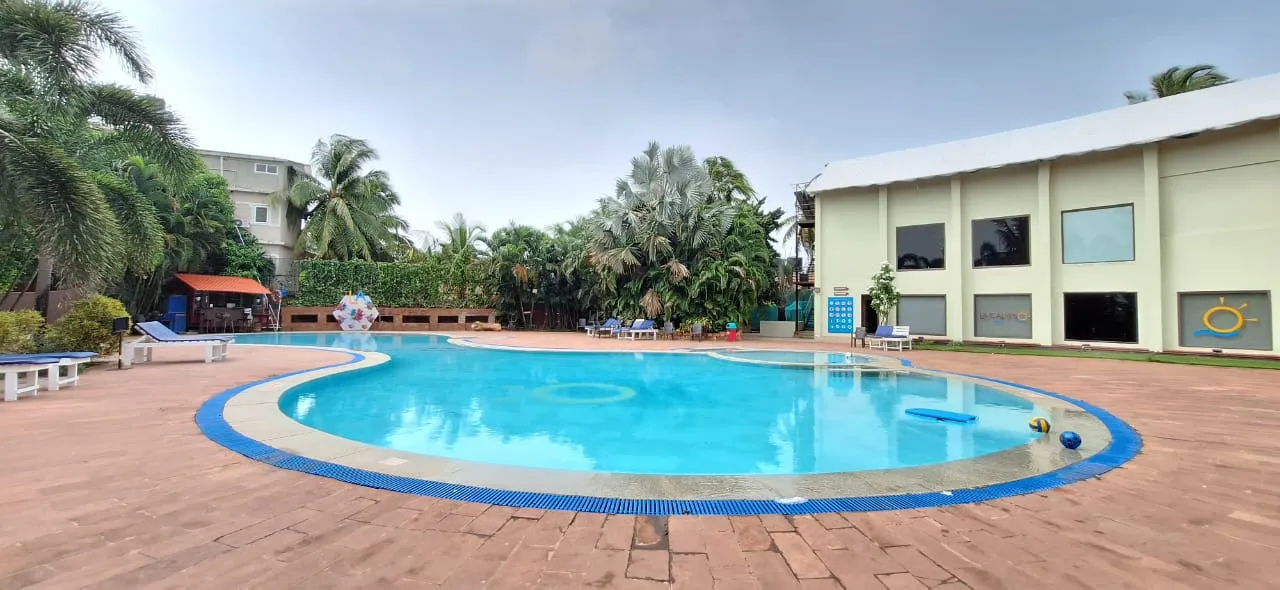LA CALYPSO BEACH RESORT Swimming Pool