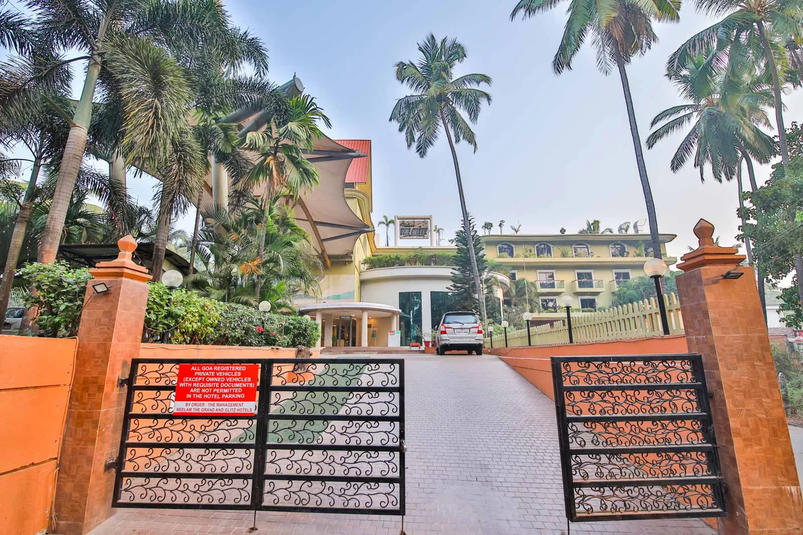 Neelam the Glitz Entrance