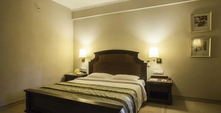 Neelam the Glitz Room