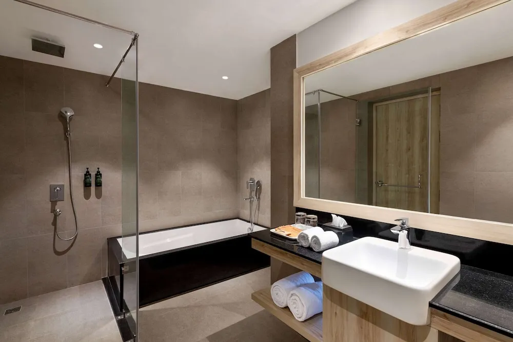 Ramada BY Wyndham Goa Arpora Washroom