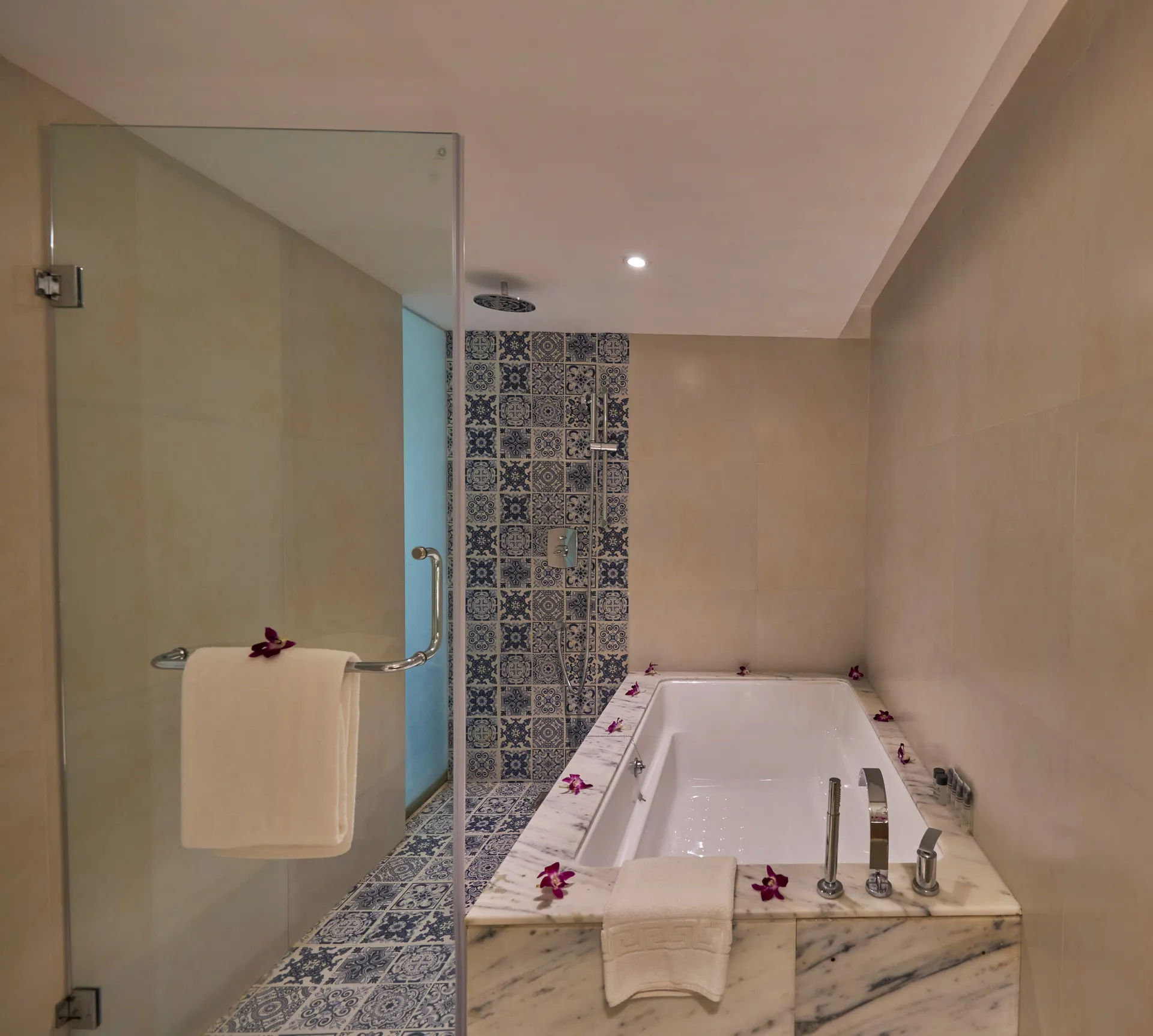 Royal Orchid Beach Resort & Spa Room