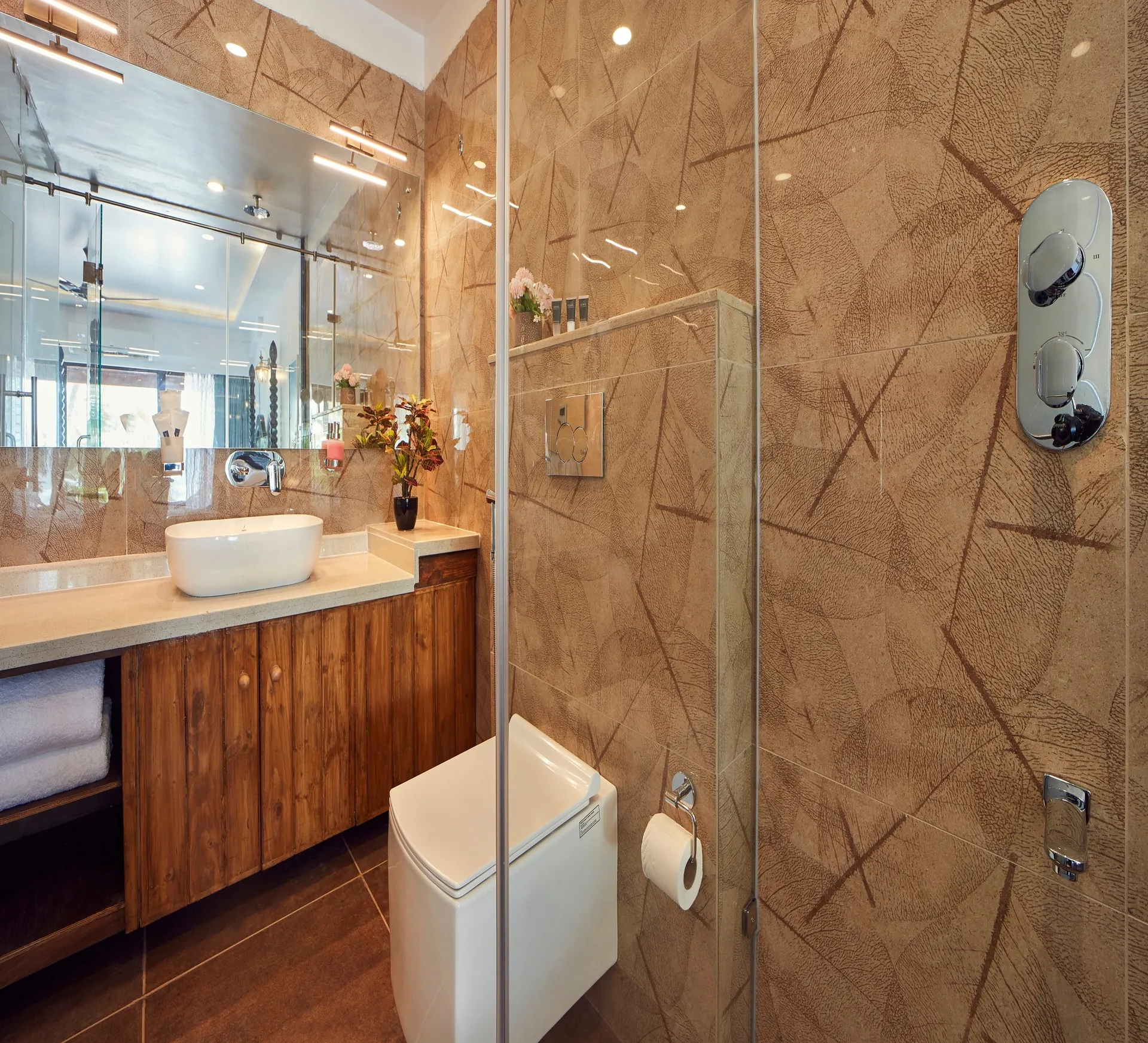 Sea Queen Beach Resort and Spa Room